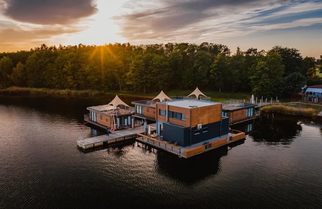 Schwimmende Ferienhaeuser Auf Dem See - Spreewald-1