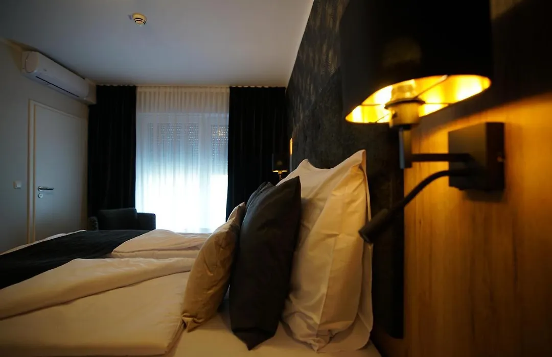 Hotel Dea-1