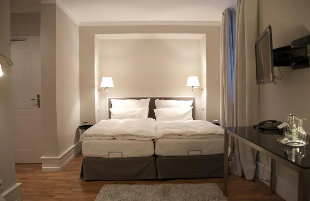 Weinhotel Eltvinum-1