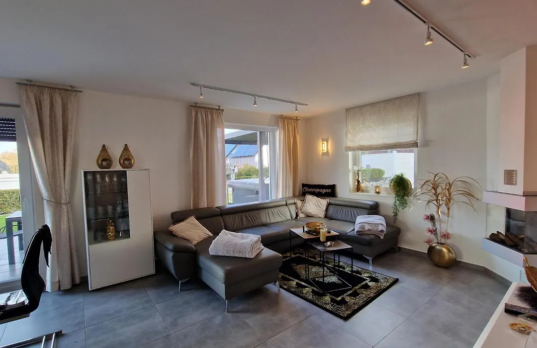 Seevilla Dubai - Luxus Ferienhaus-1