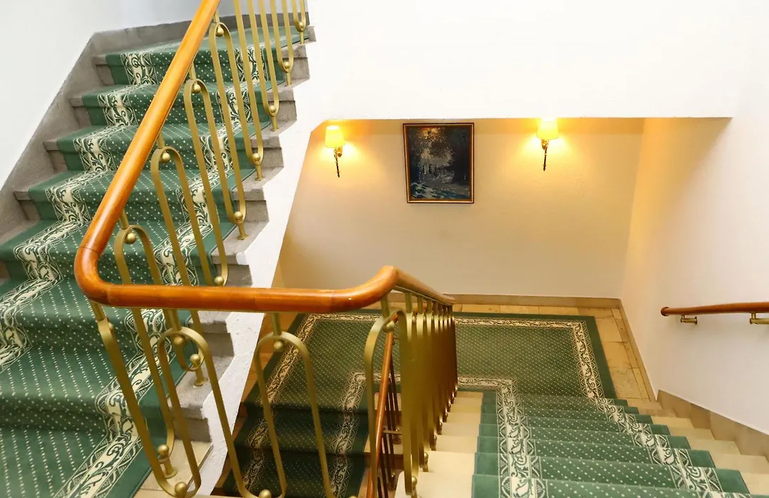 City Hotel-1