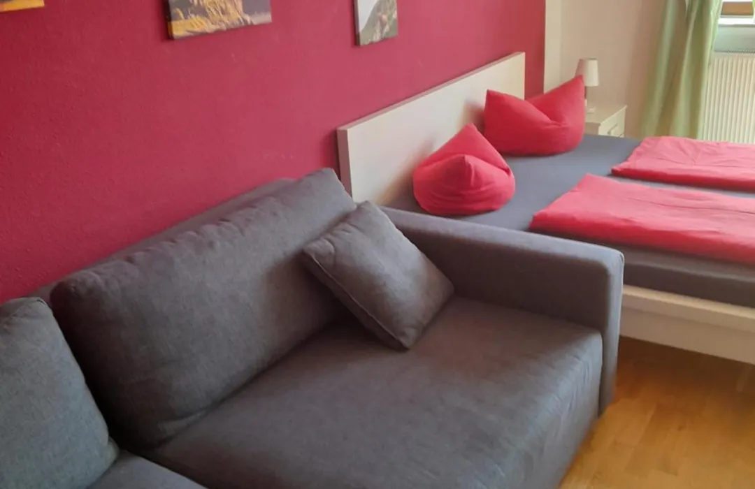 Gwuni B&B-1