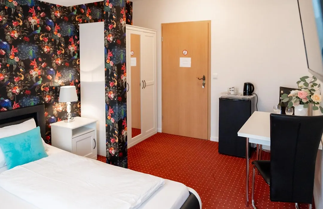 Hotel zum Hahn-1