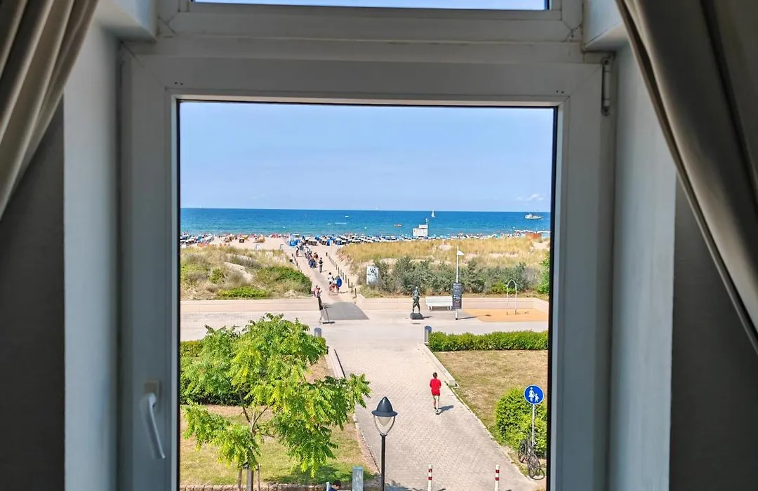 Hotel Bellevue Warnemünde-1