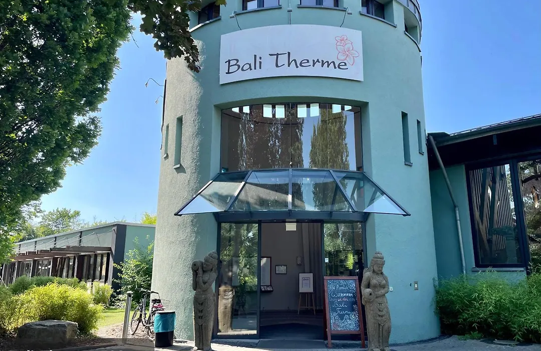 TOP-Lage, 400 m bis GOP, Bali-Therme und Kurpark - HDZ - Parkplatz-1