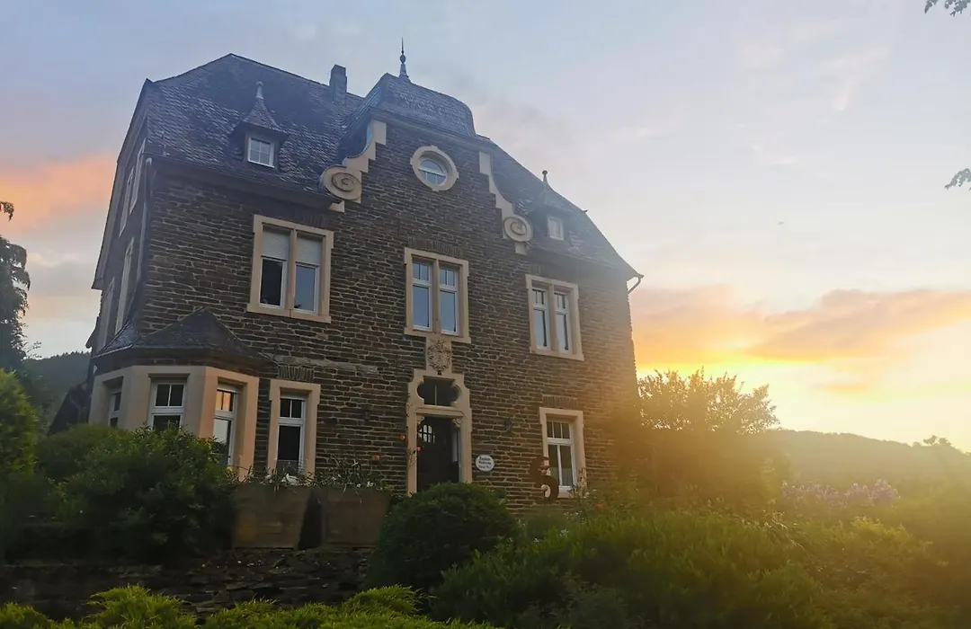 Haus Nummer 1, Moselblick-1