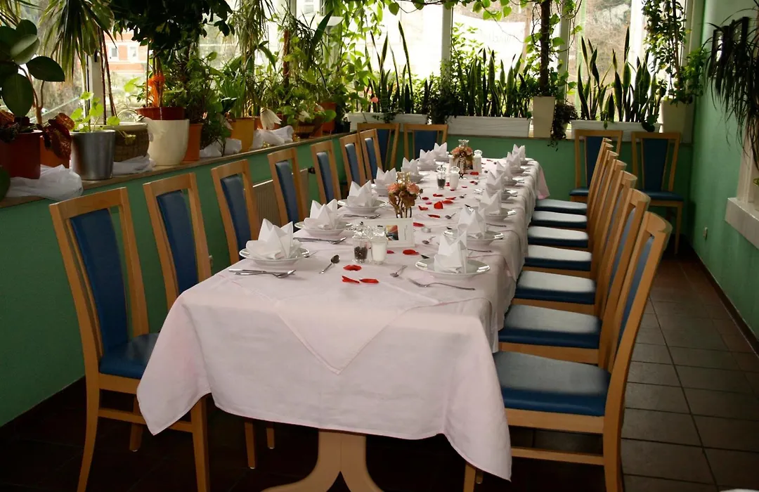 Hotel Am Schloss Borbeck-1