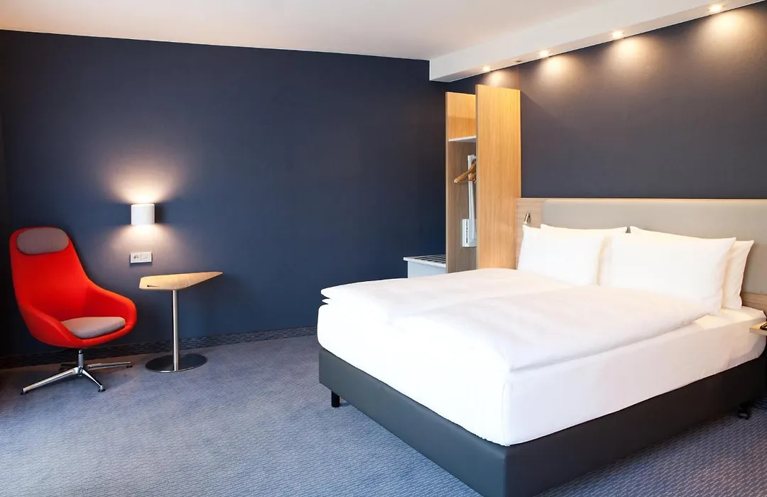 Holiday Inn Express - Duesseldorf Airport-1