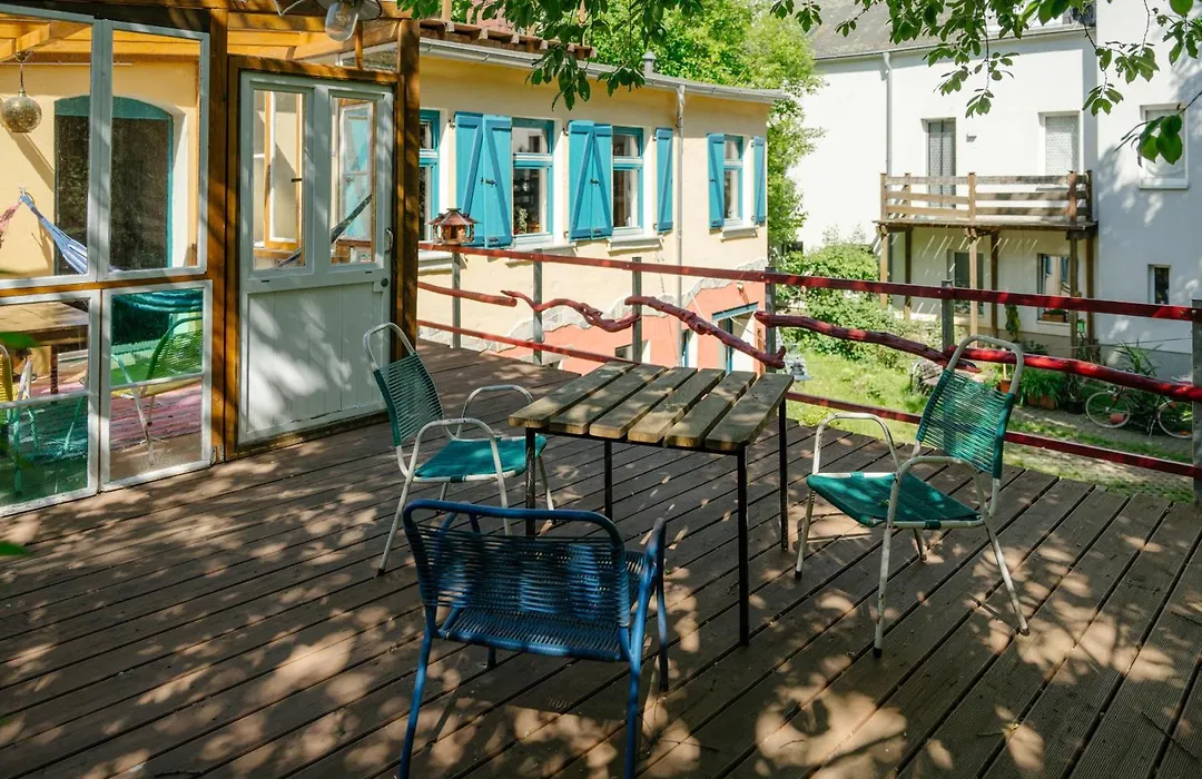 The Upholstery Tinyhouse Deluxe Eco Chalet Kreativ Citynah-1