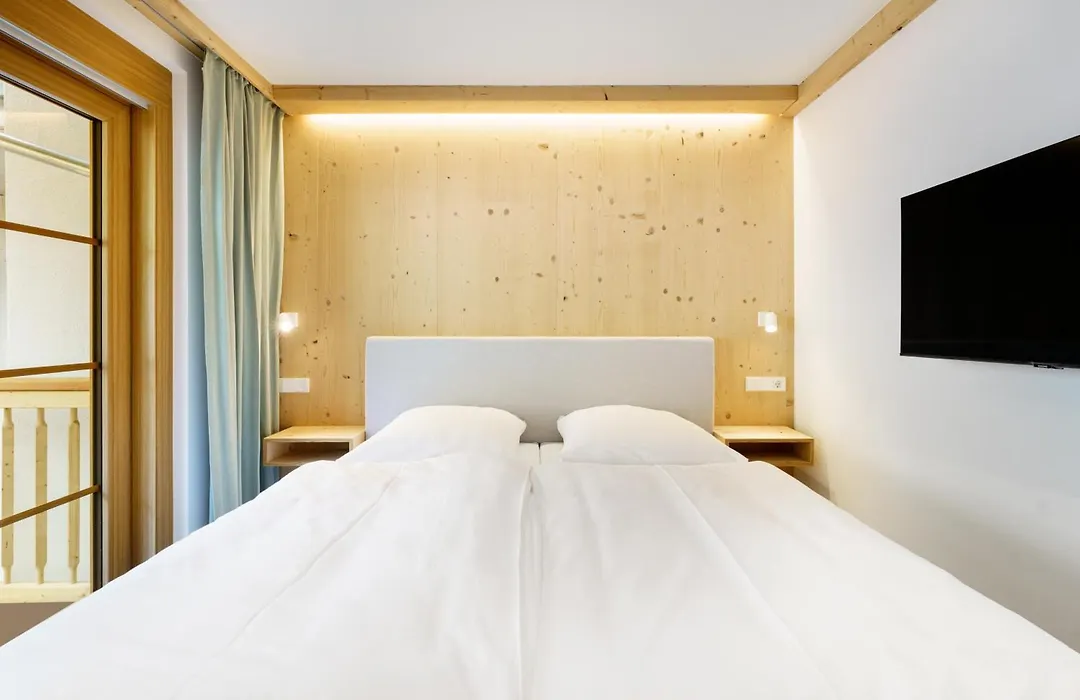 Schwarzenbach - Apartments & Rooftop Pool-1