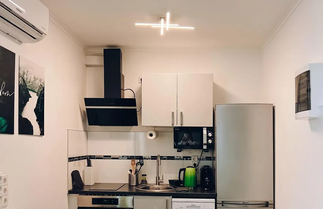 Neuwertiges Apartment mit Kostenlose Privatparkplatz auch für Transporter geeignet R1-1