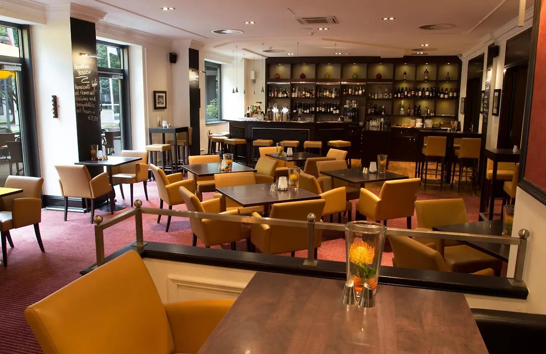 Courtyard by Marriott Düsseldorf Seestern-1