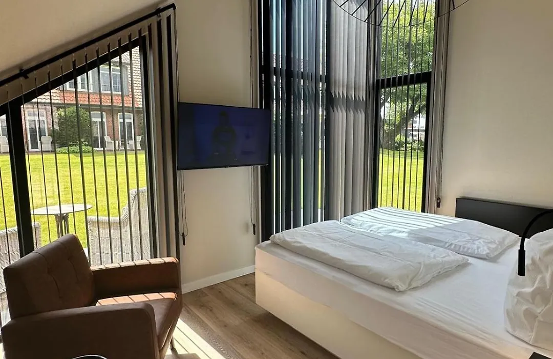 Stade Land Golf Hotel & Tiny Houses-1