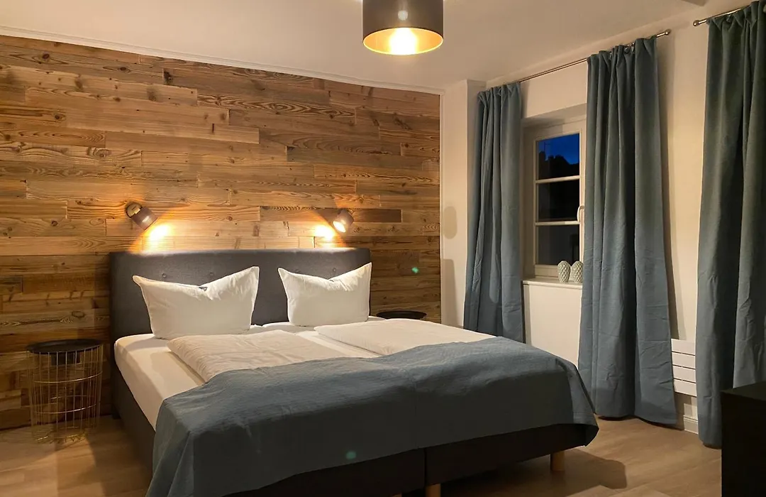 Hotel Freihof Am Roland-1