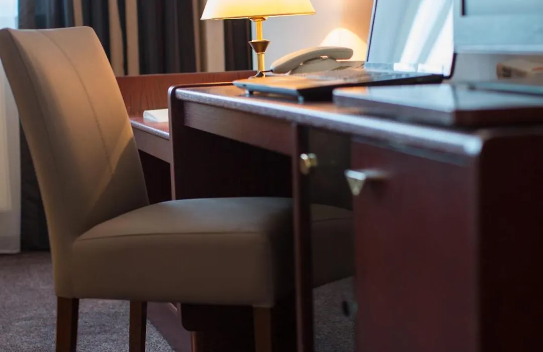 Hotel Kristall-1