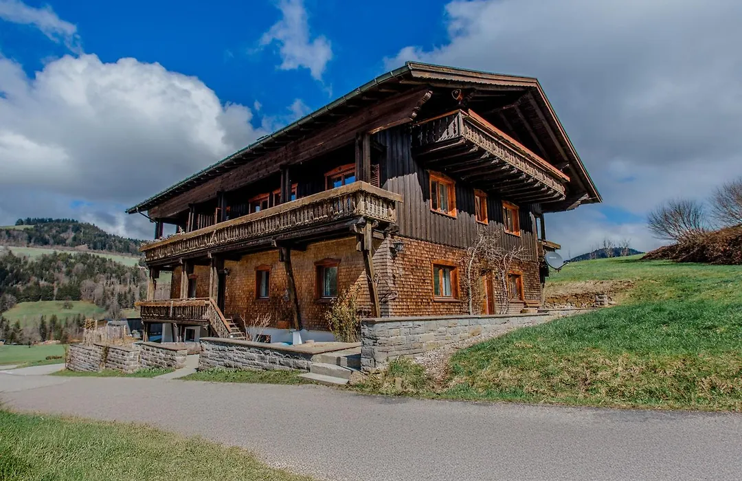 Ferienhaus am Berg-1