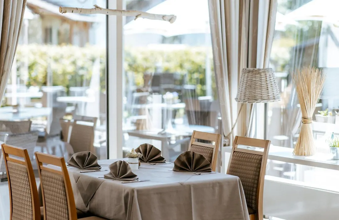 Hotel & Restaurant Kronenhof Am Weser-Radweg-1