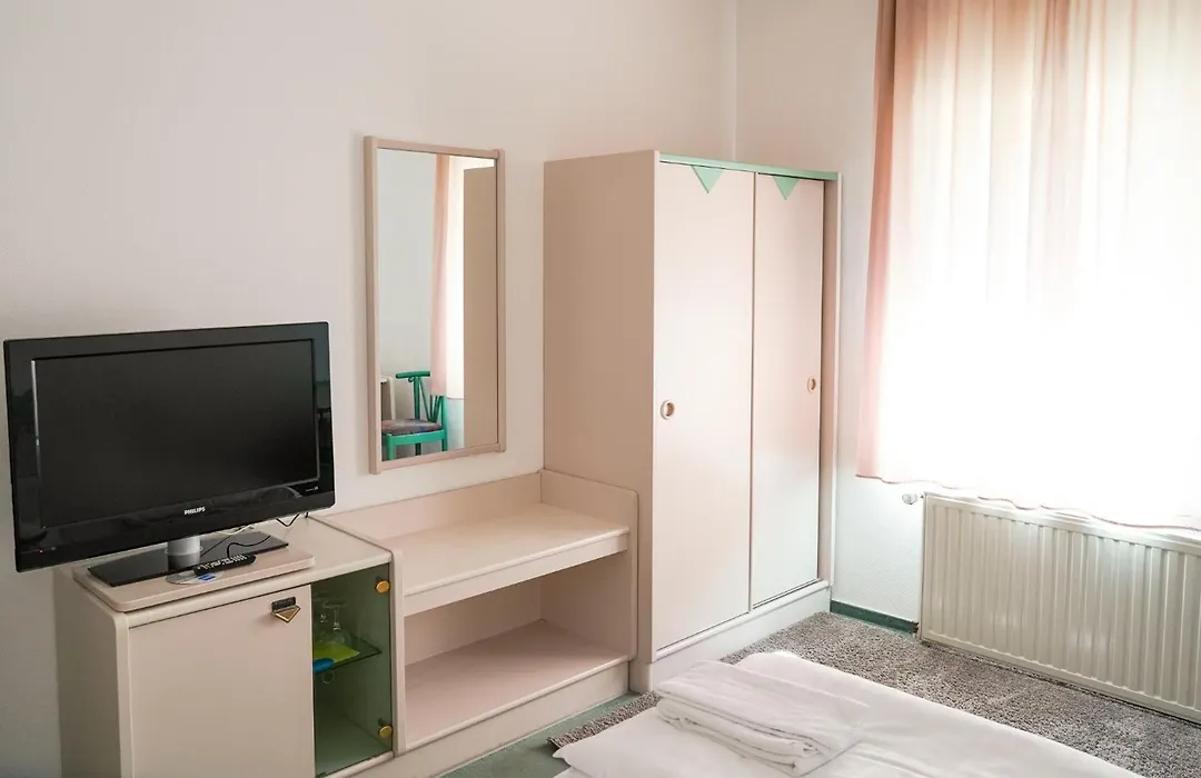 Apart Hotel Taucha-1