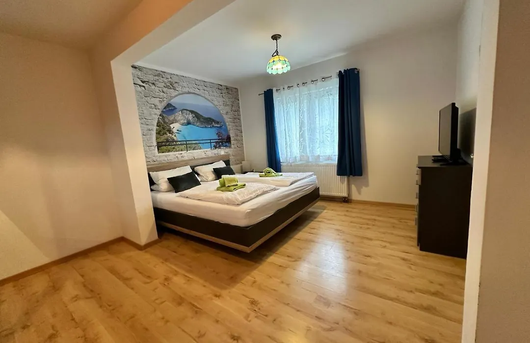 Ferienhaus Fichtenwalde, 160m², 3 SZ, 2 Bäder, bis 6 Personen, Garten, VDSL-1