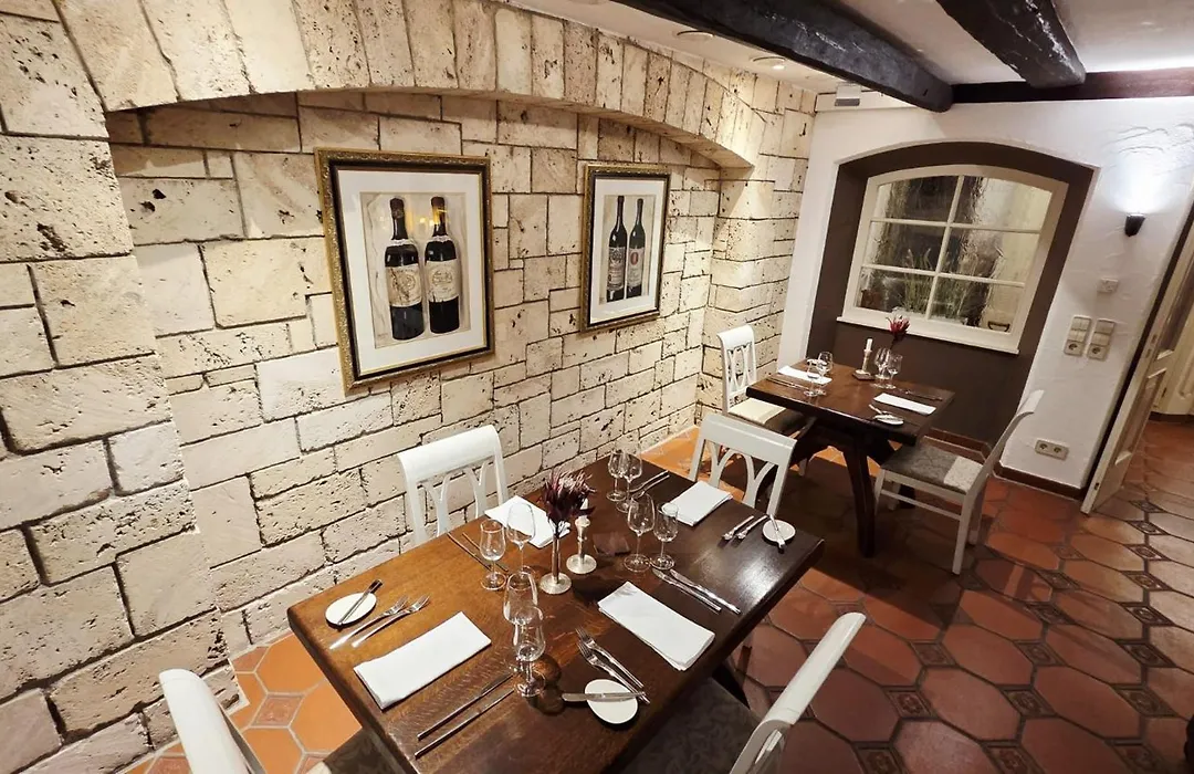 Altes Pfarrhaus Hotel und Restaurant-1