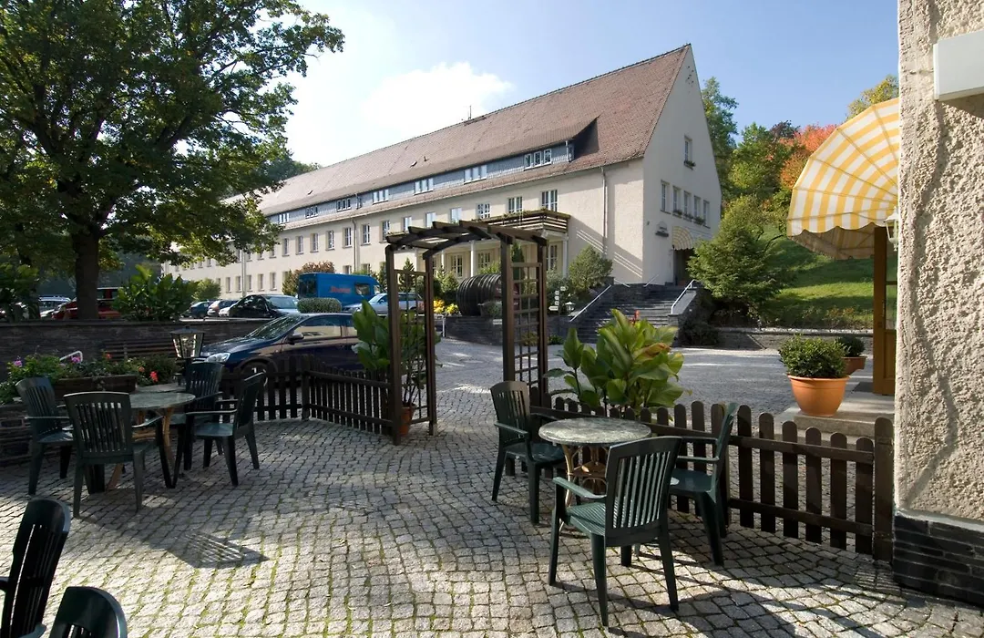 Land- und Golfhotel Alte Fliegerschule-1