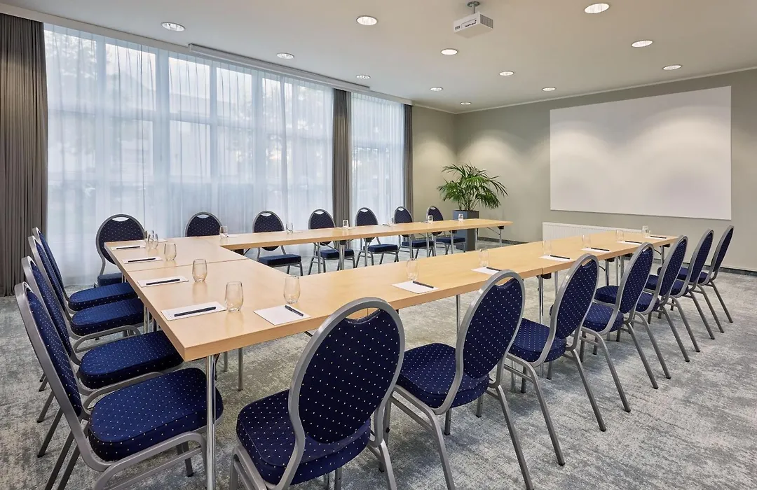 Courtyard By Marriott Dortmund-1