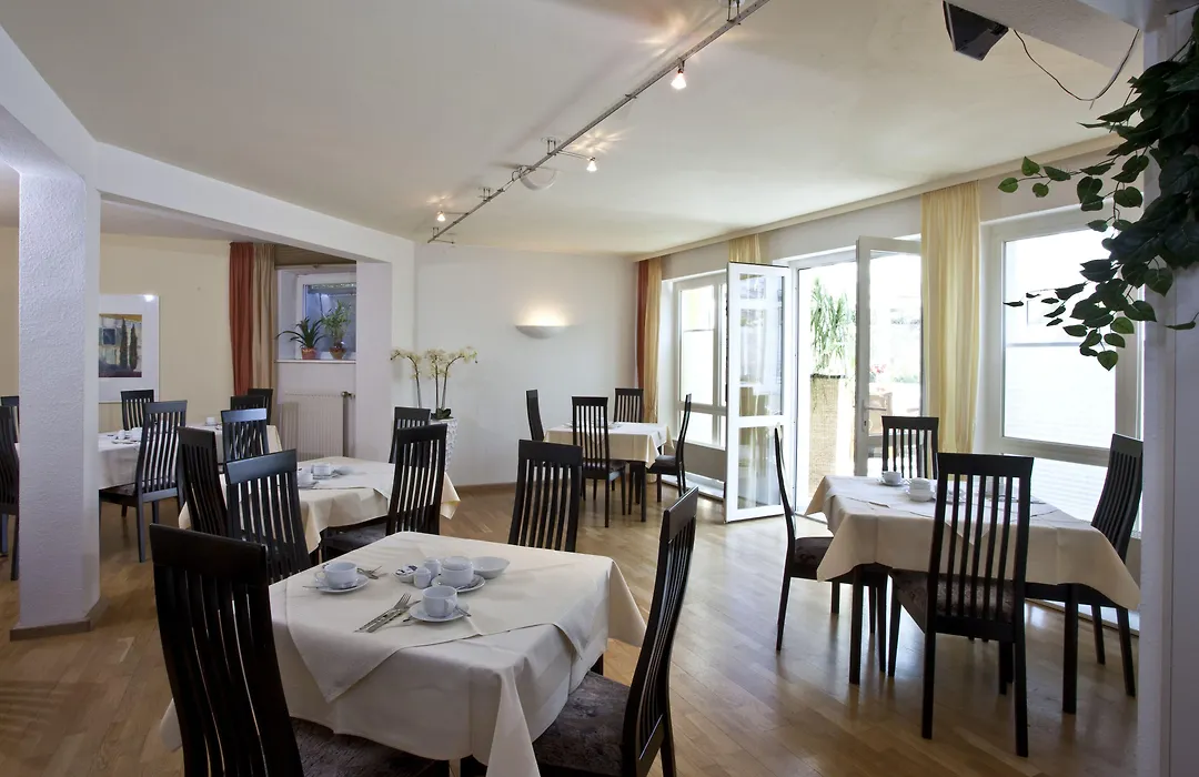Hotel Am Braunen Hirsch-1