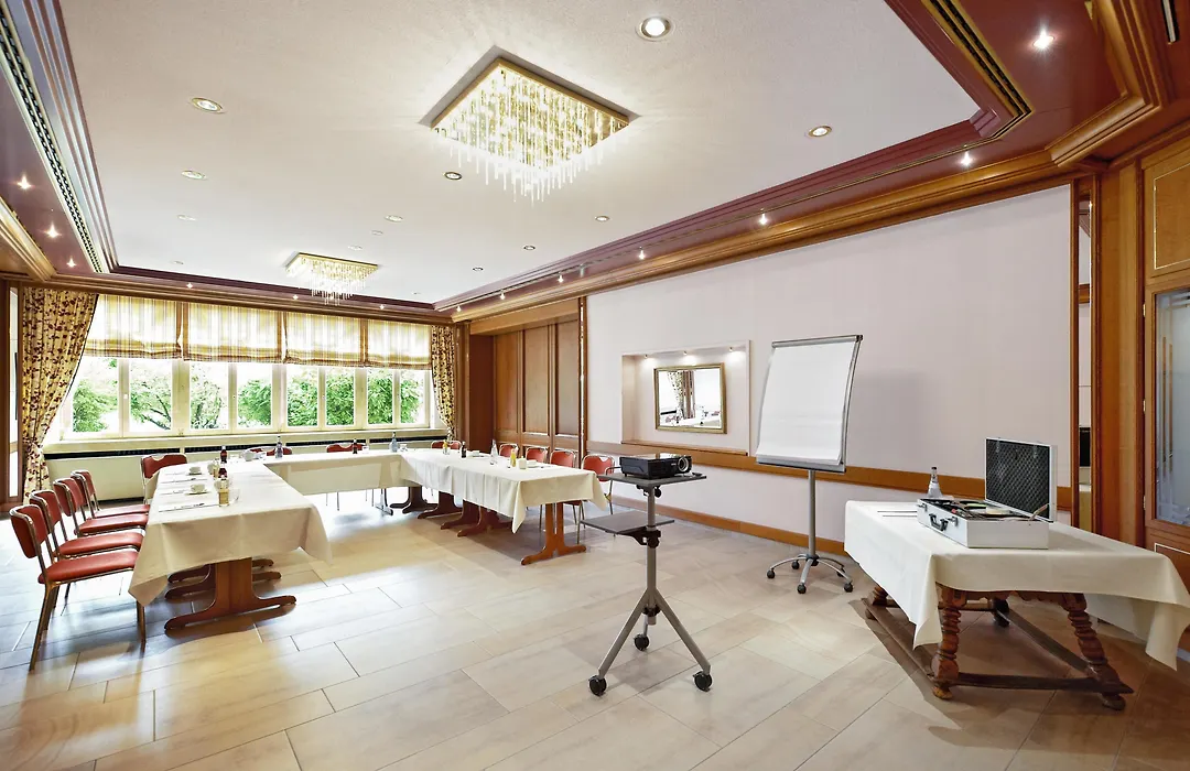 Hirsch Hotel-1