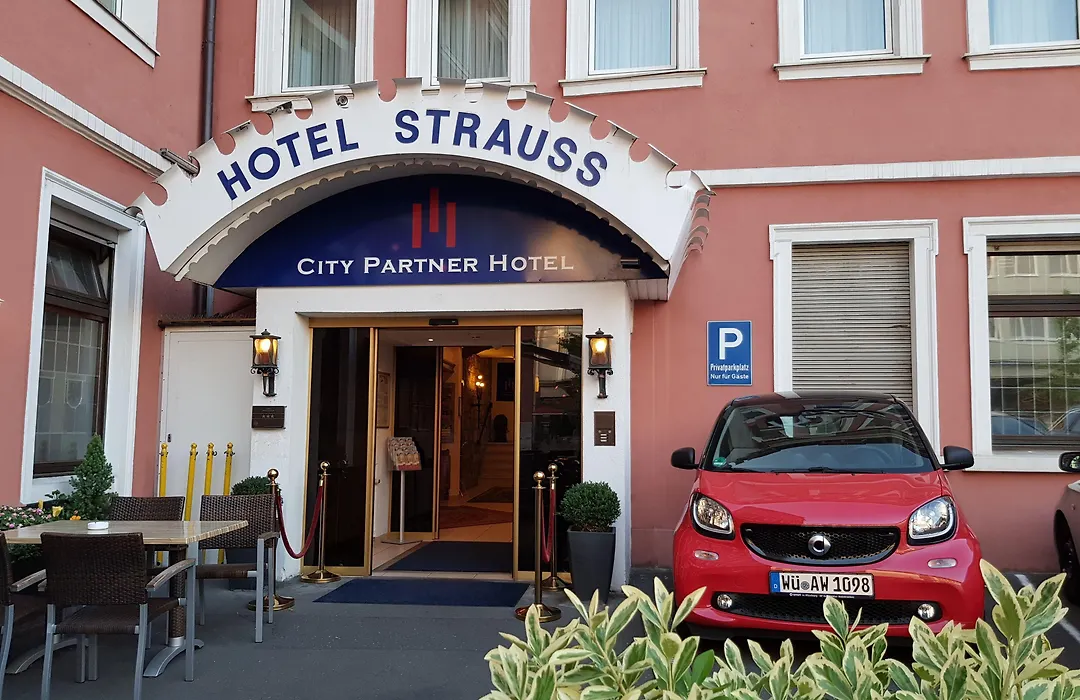 City Partner Hotel Strauss-1