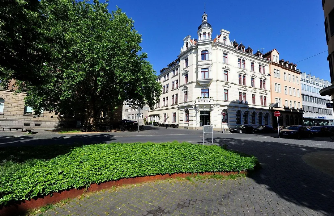Frühlings-Hotel-1