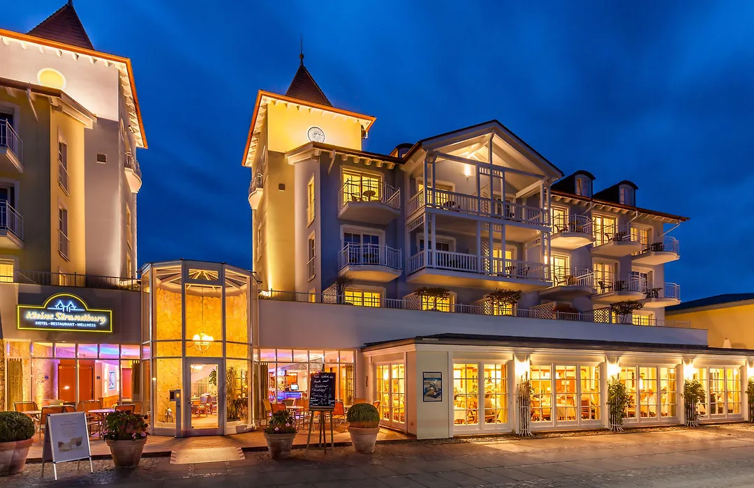 Hotel Kleine Strandburg - Adults Only-1