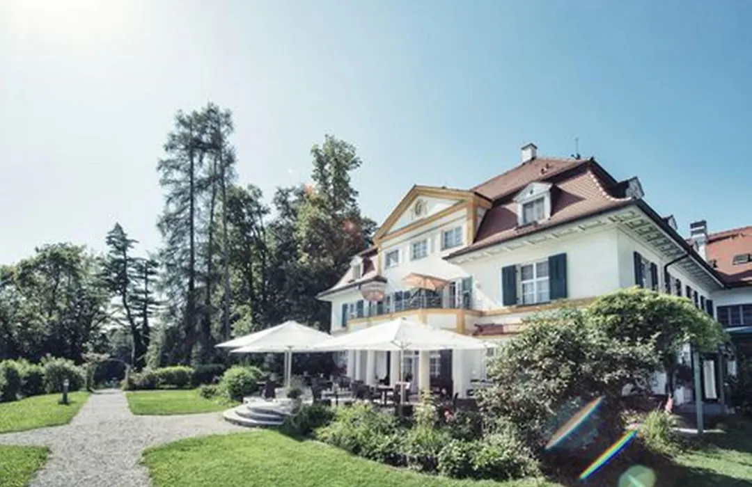 Biohotel Schlossgut Oberambach-1