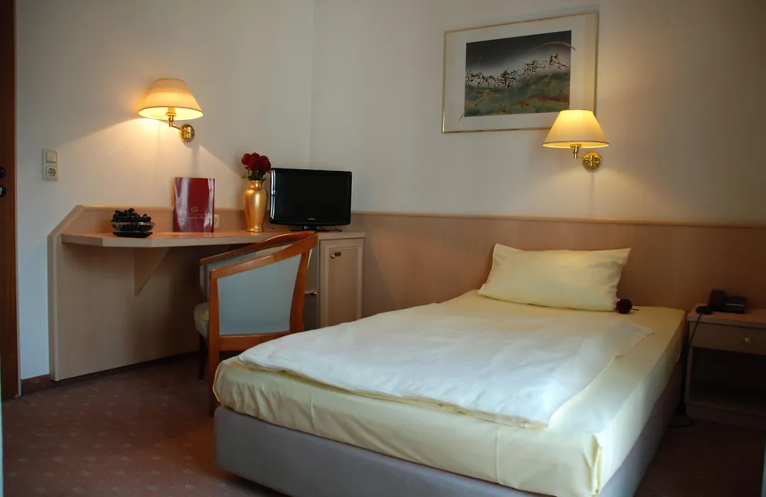 Hotel Rheinischer Hof Bad Soden-1