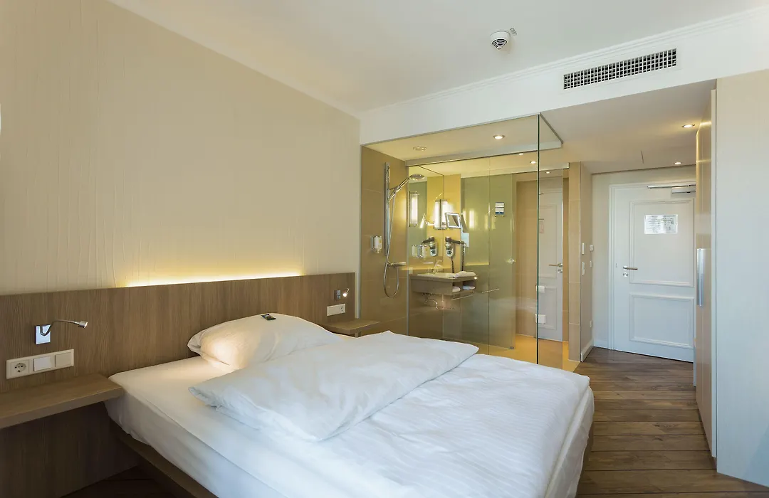 Hotel Vier Jahreszeiten Lübeck-1