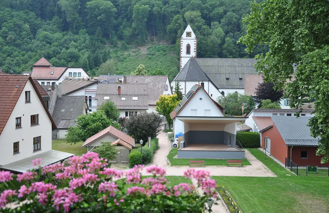 Kurgarten-Hotel-1