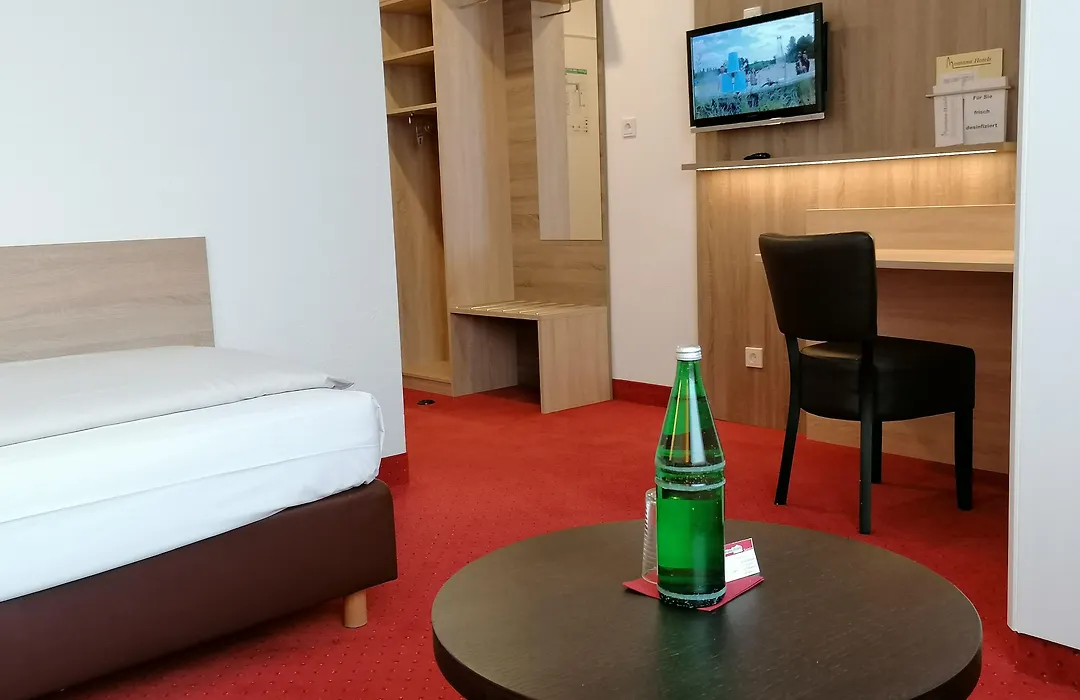 Montana Hotel Moenchengladbach-1