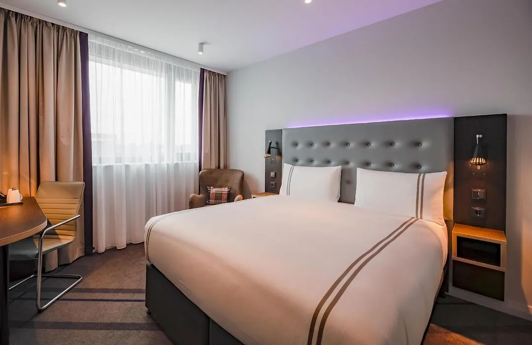 Premier Inn Karlsruhe City Am Wasserturm-1