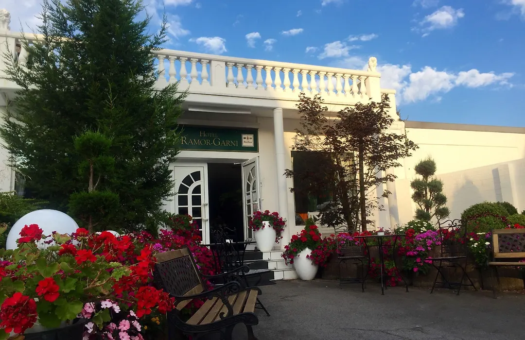 Hotel Ramor Garni-1