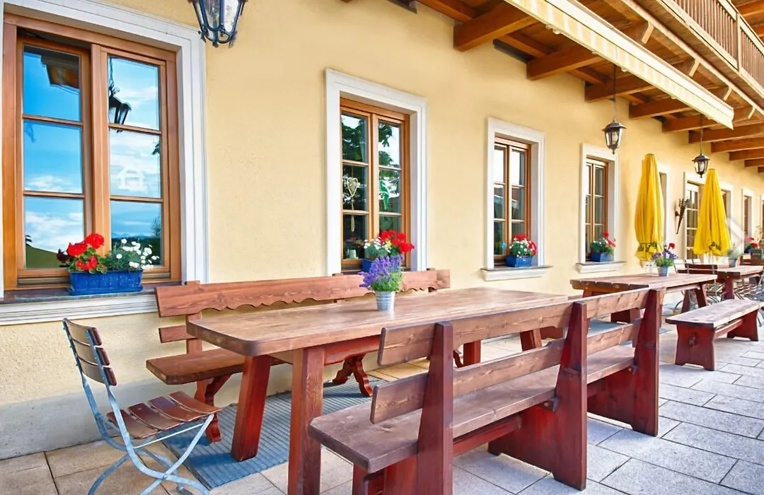 Hotel und Landgasthof Altwirt-1