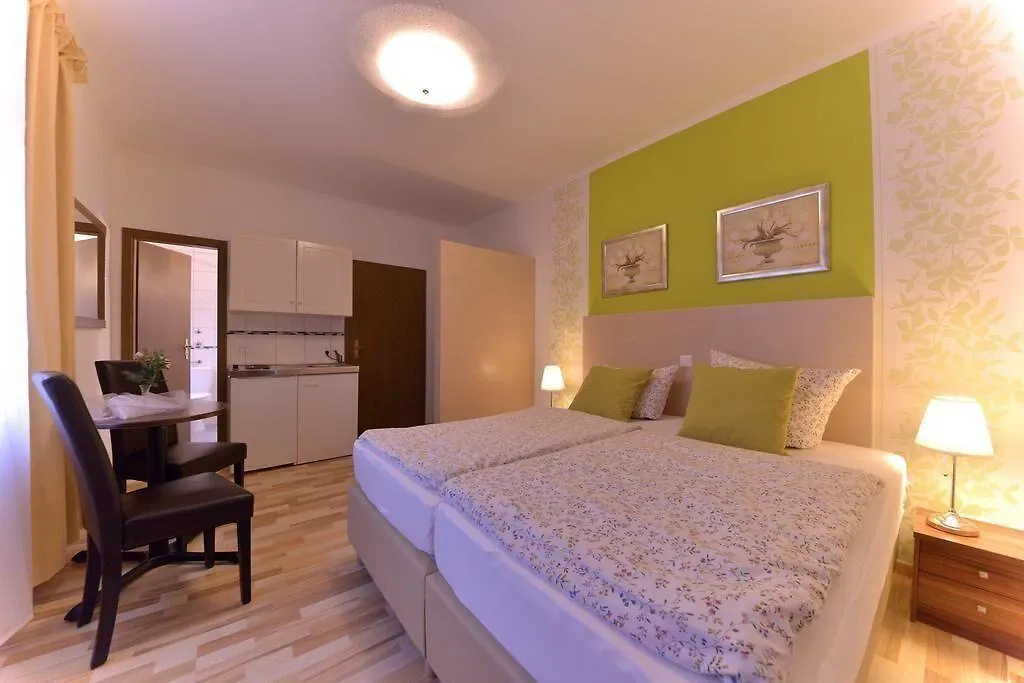 Pension Alt-Finthen-1
