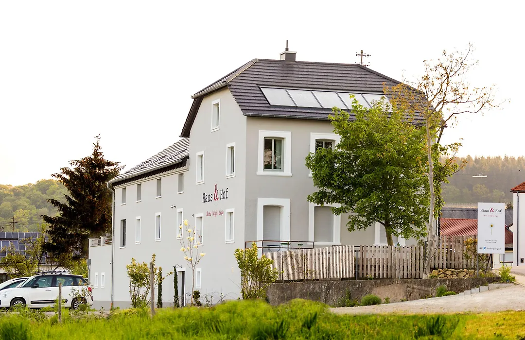 Haus & Hof Guest House-1