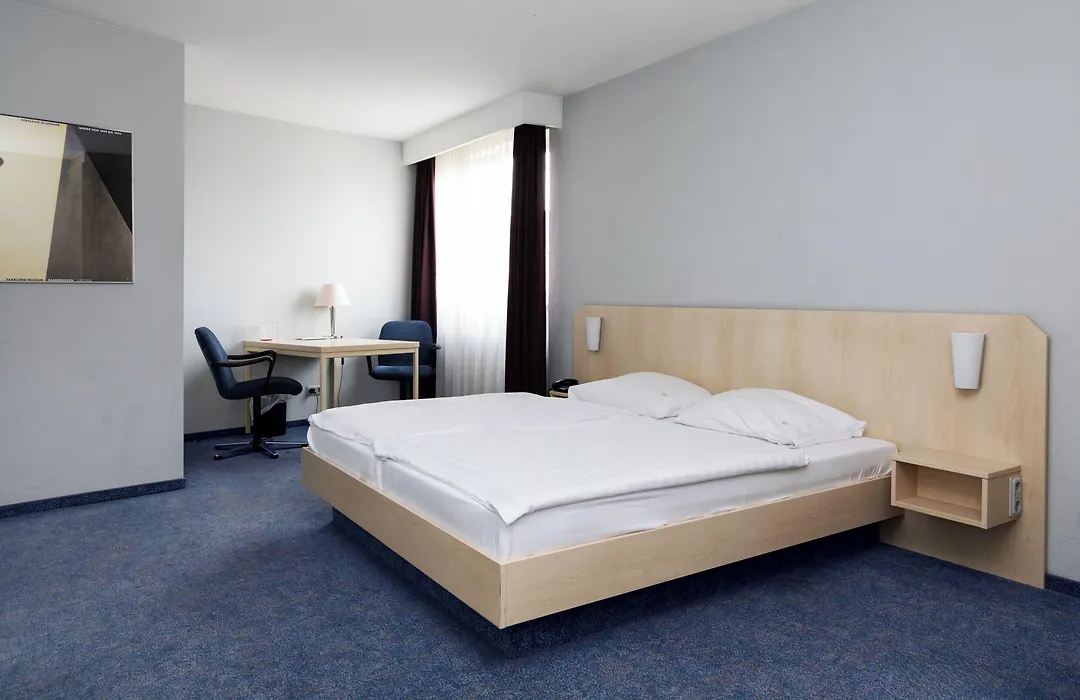 Hotel Meran Hallenbad & Sauna-1