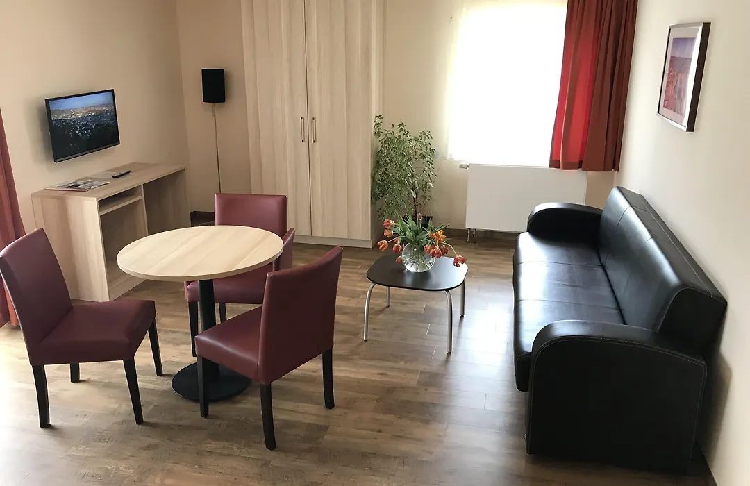 Hotel Karl's Burg-1