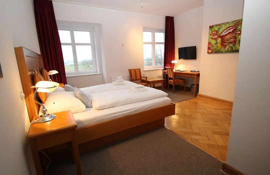 Hotel zur Treene-1