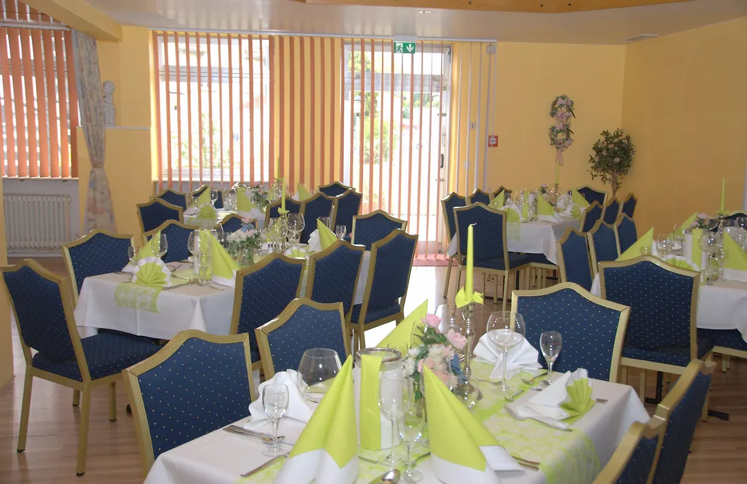 Hotel Stadt Baunatal-1