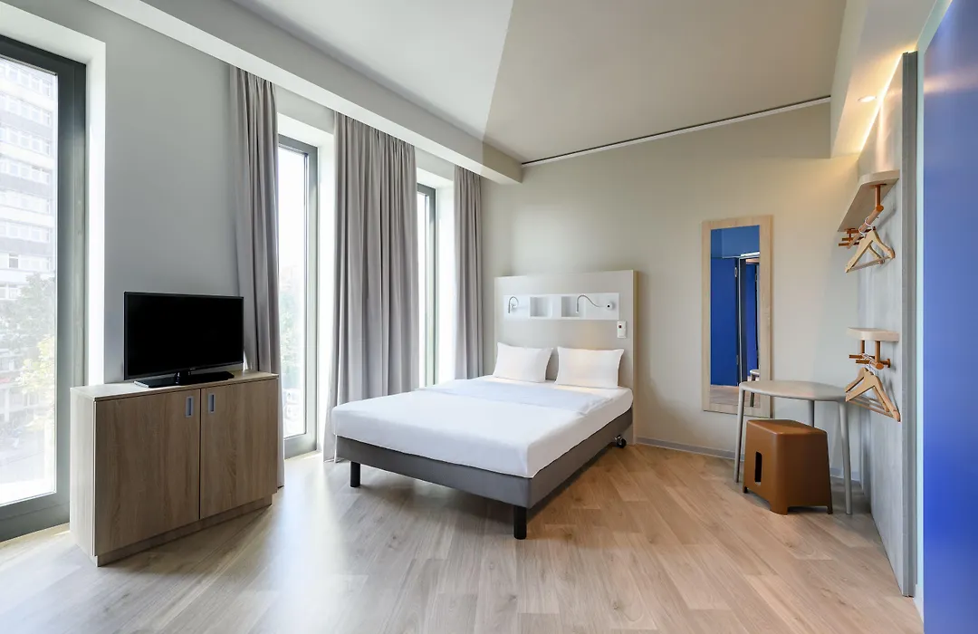 Ibis Budget Bremen City Center-1