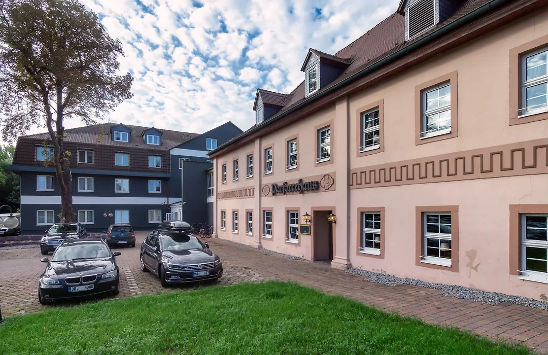 SL'otel im Parforcehaus-1