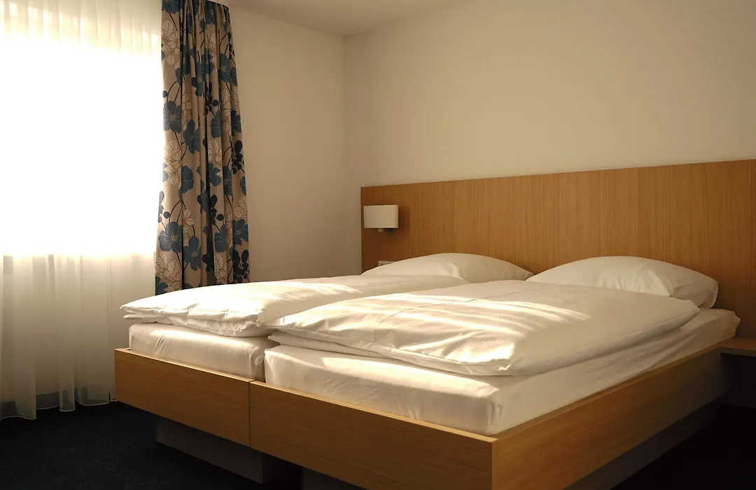 Hotel Bahnhof Jestetten-1
