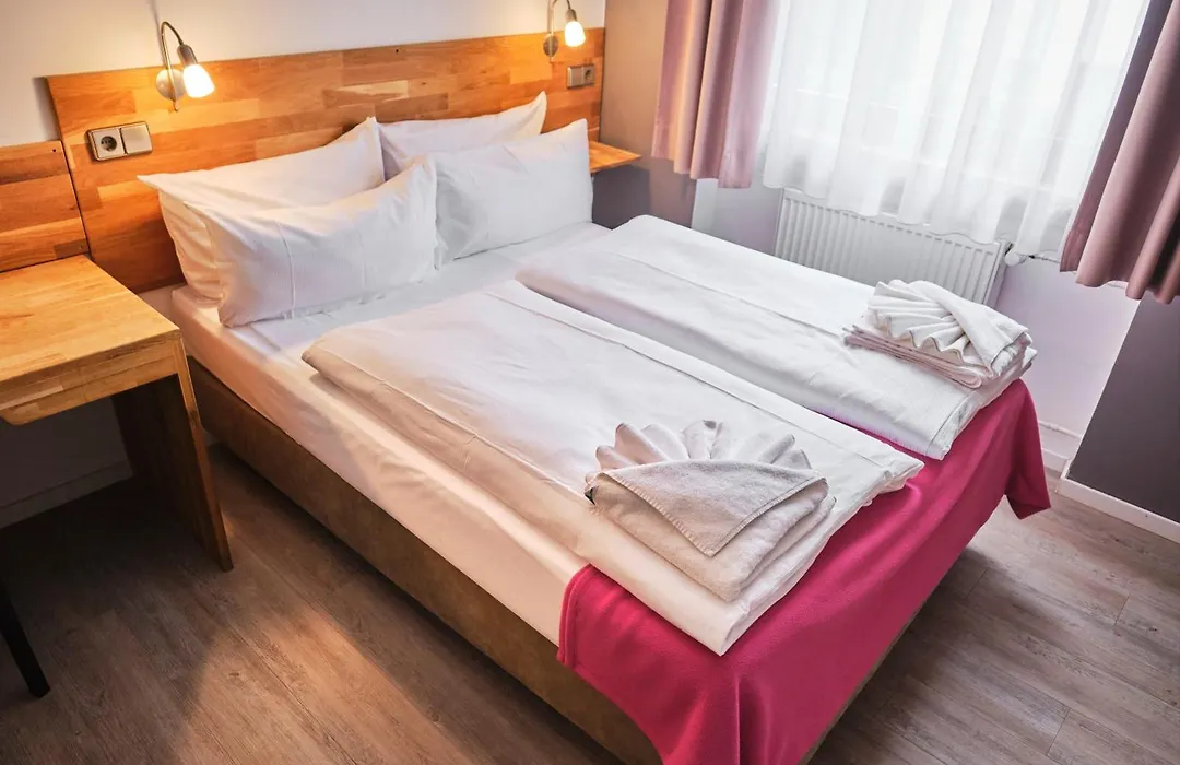 Luna Inn Stuttgart City-1