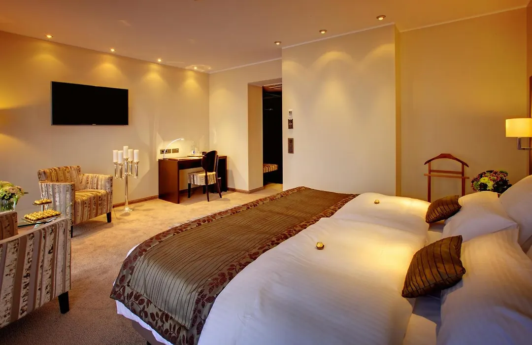 Hotel Favor-1